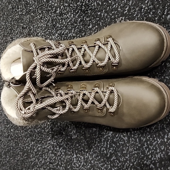 Falls Creek Ankle Boot NWT - Picture 2 of 5